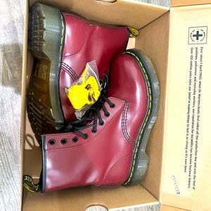 Dr.Martin’s -1460 Smooth Leather Lace Up Boots in Cherry Red